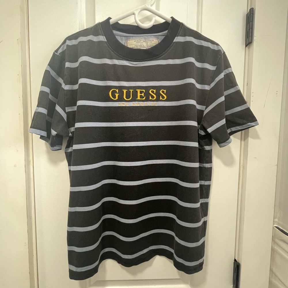 Guess Black and Gray Short Sleeve Tee size S